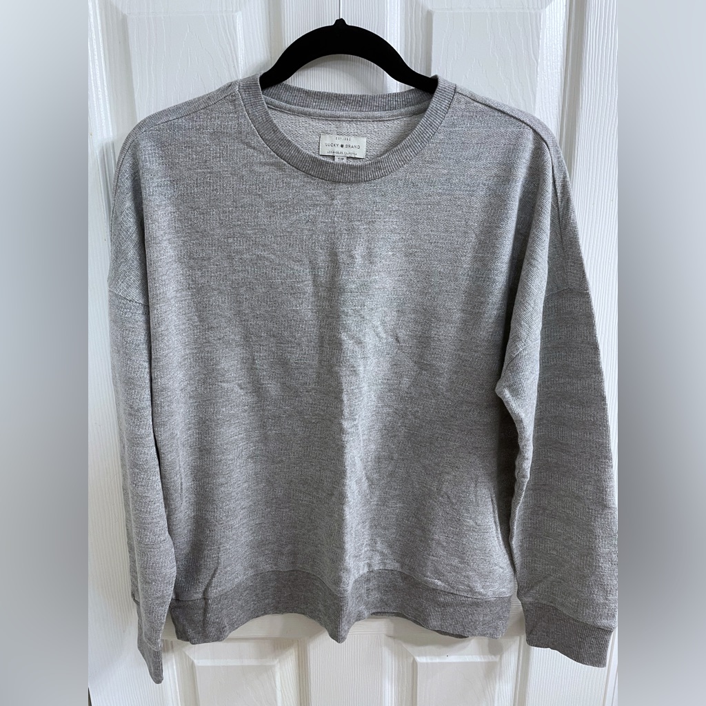 Lucky Brand Women’s Silver Sparkle Sweatshirt. Size Small.